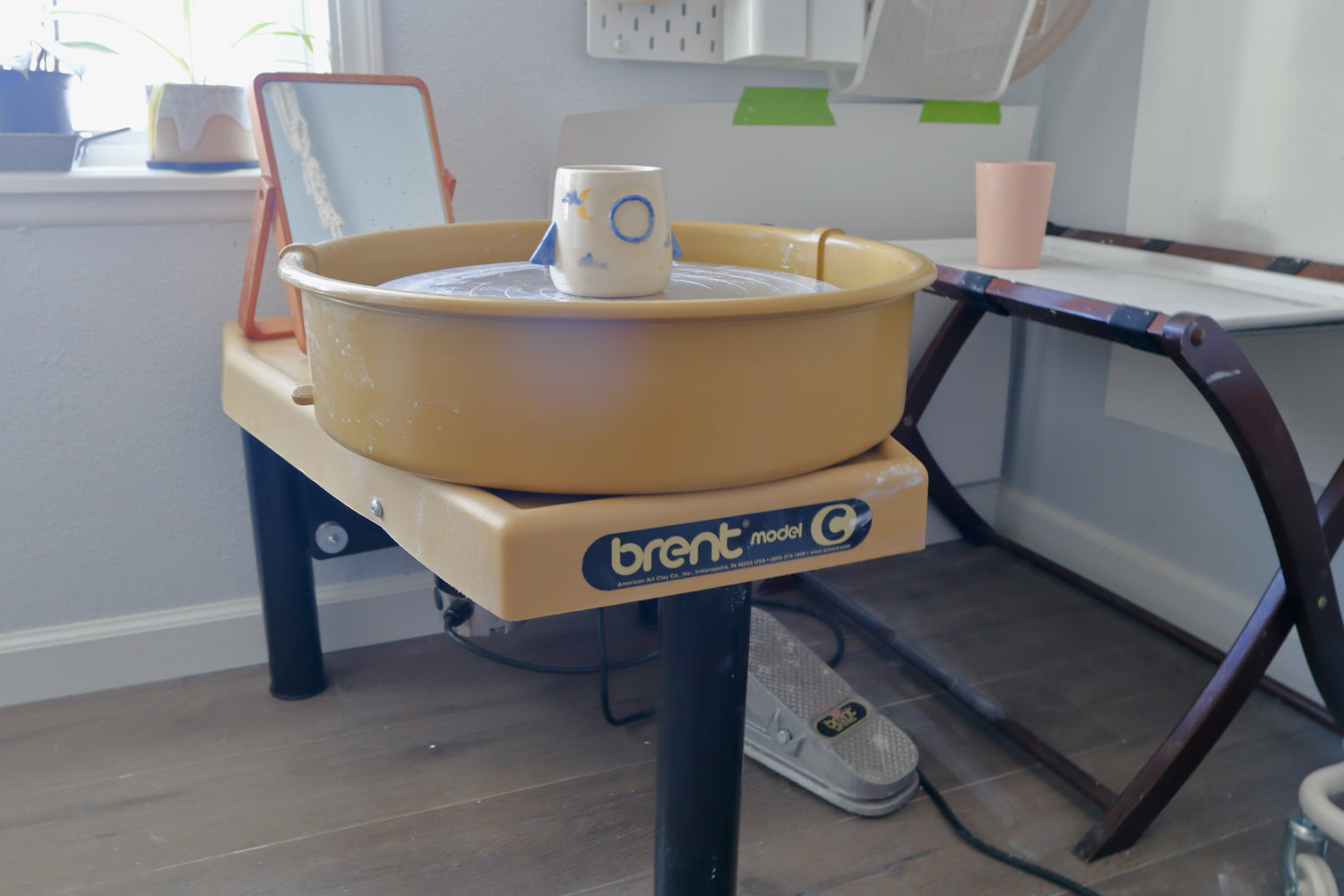 How to choose the right pottery wheel for beginners Jingjing Ceramics